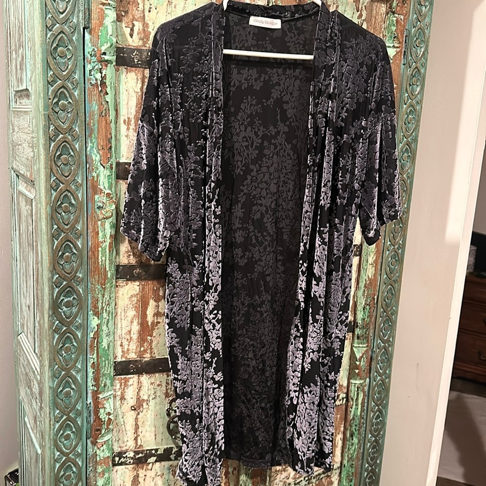 Black and grey velvet duster